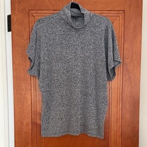 Joan Vass Women’s Mockneck Top sz L